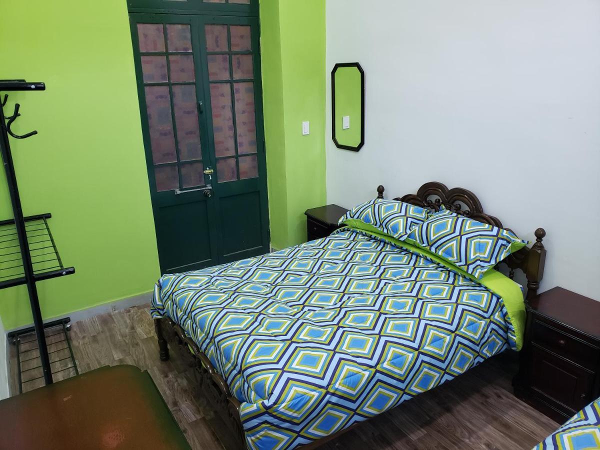 Saint Peter'S Llama Hostal La Paz Exteriör bild
